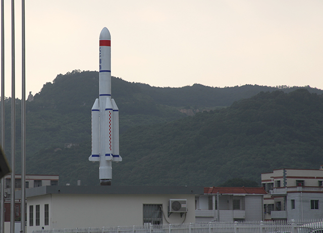 China Aerospace Long March Five Rocket Model Manufacturing Daqian Complete Installation